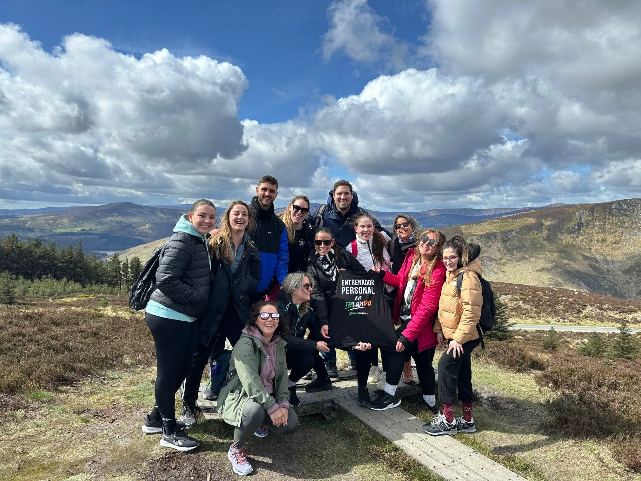 Grupo del Programa AT en Irlanda durante una actividad al aire libre
